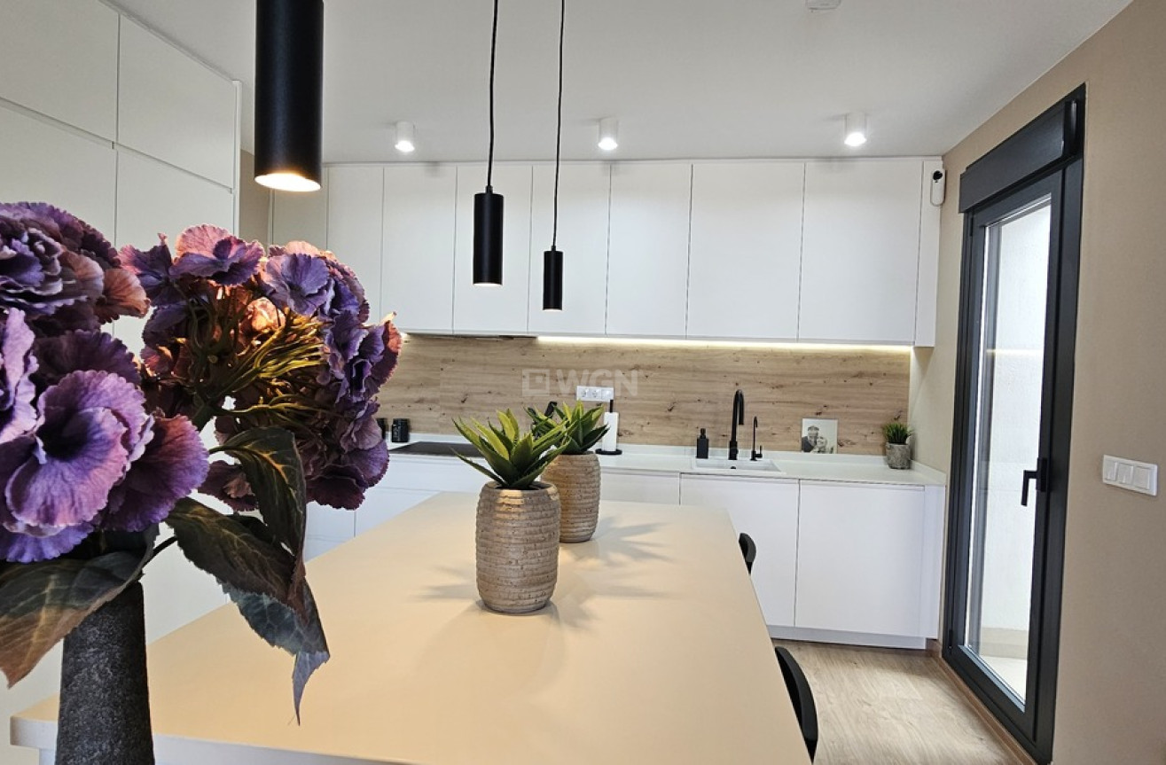 Odsprzedaż - Villa - Dolores - Sector 4