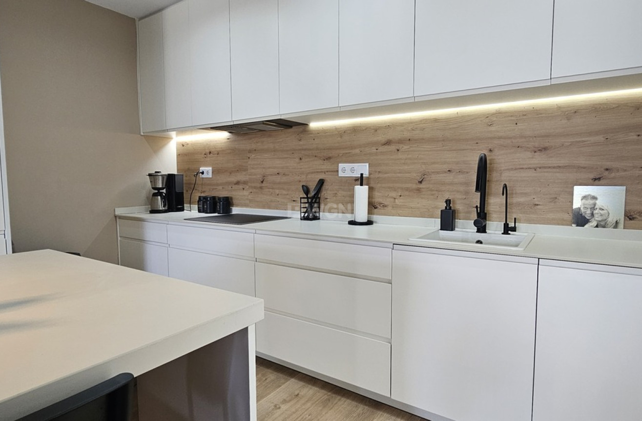 Odsprzedaż - Villa - Dolores - Sector 4