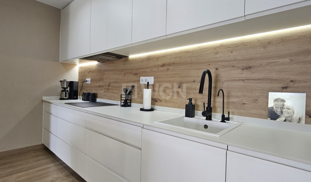 Odsprzedaż - Villa - Dolores - Sector 4