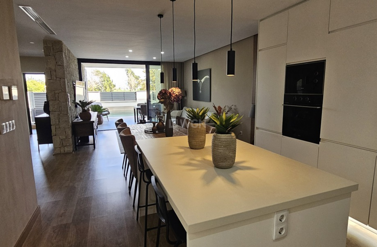 Odsprzedaż - Villa - Dolores - Sector 4