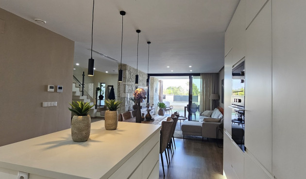 Odsprzedaż - Villa - Dolores - Sector 4