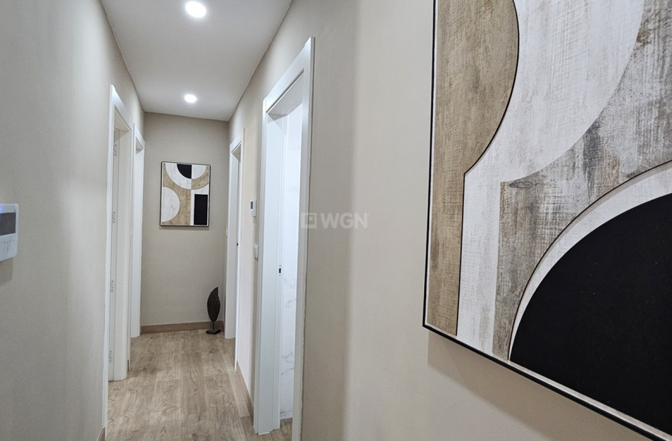 Odsprzedaż - Villa - Dolores - Sector 4