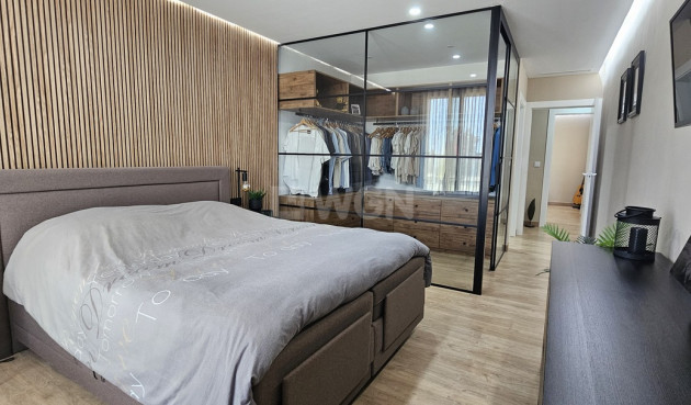 Odsprzedaż - Villa - Dolores - Sector 4