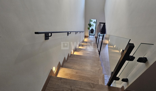 Odsprzedaż - Villa - Dolores - Sector 4