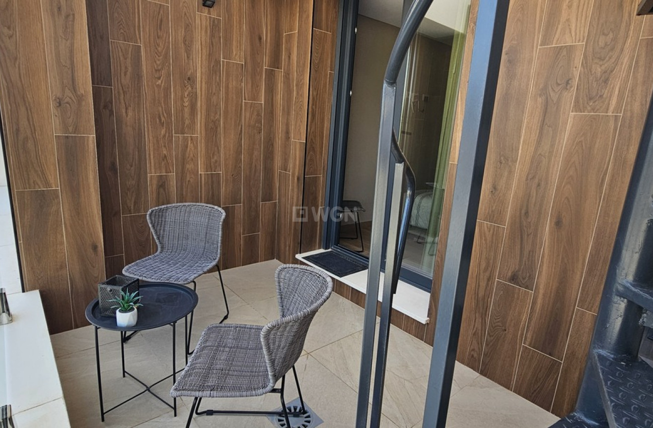 Odsprzedaż - Villa - Dolores - Sector 4