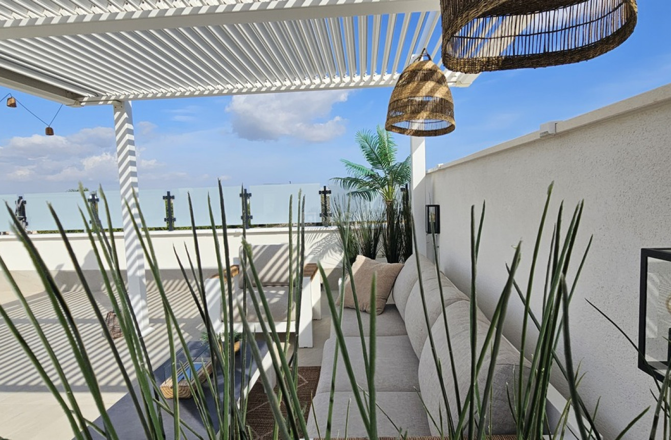 Odsprzedaż - Villa - Dolores - Sector 4