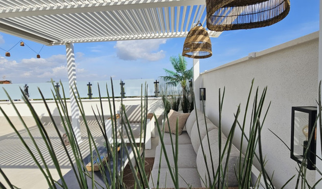 Odsprzedaż - Villa - Dolores - Sector 4