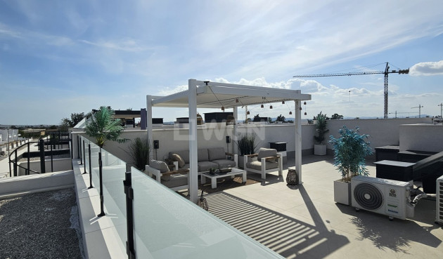 Odsprzedaż - Villa - Dolores - Sector 4