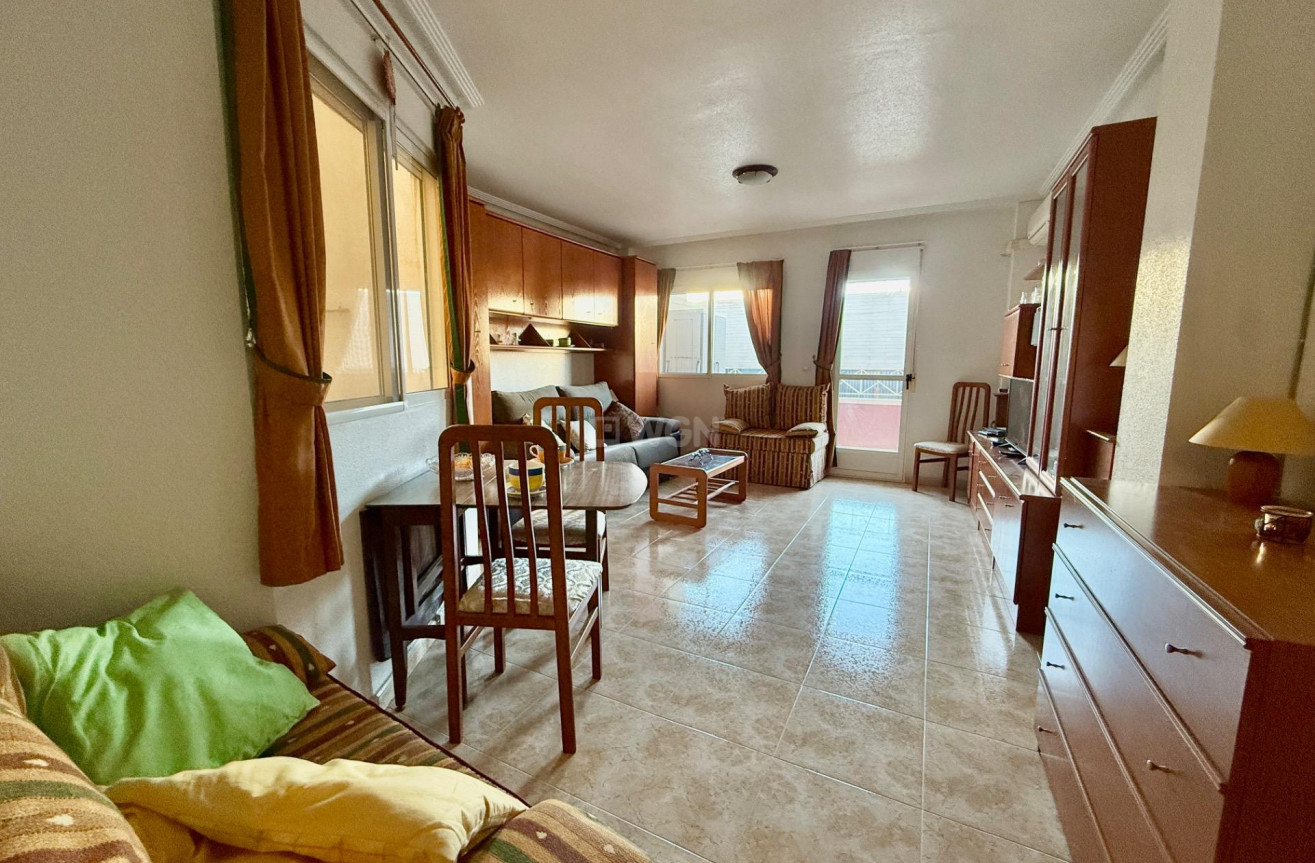 Odsprzedaż - Mieszkanie w bloku - Torrevieja - PARQUE DE LAS NACIONES