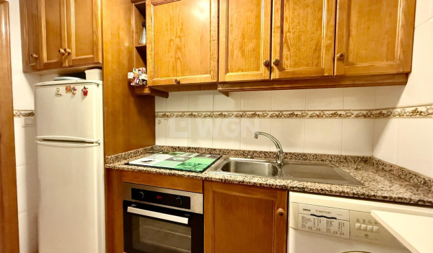 Odsprzedaż - Mieszkanie w bloku - Torrevieja - PARQUE DE LAS NACIONES