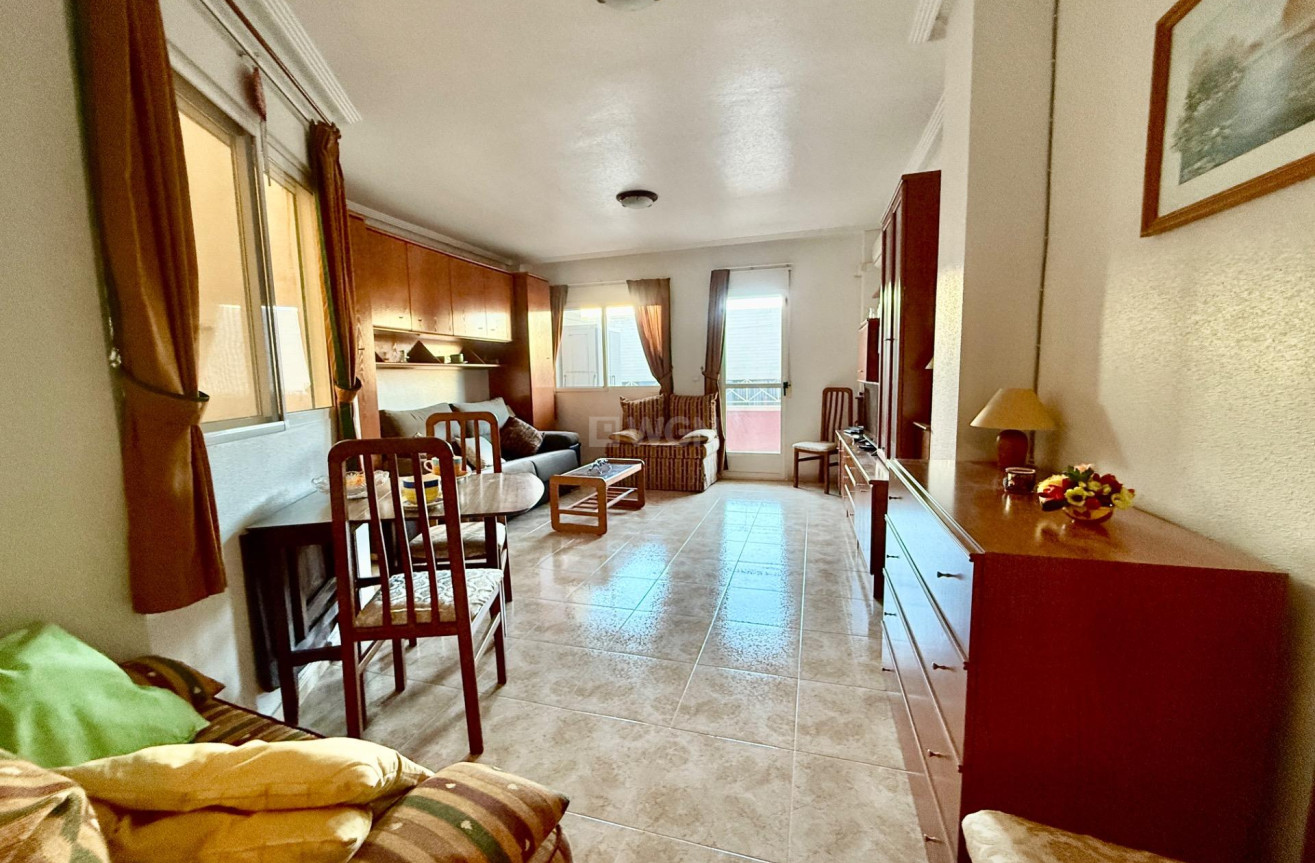 Odsprzedaż - Mieszkanie w bloku - Torrevieja - PARQUE DE LAS NACIONES