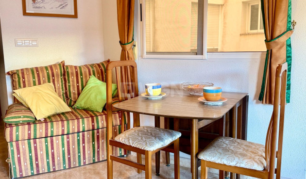 Odsprzedaż - Mieszkanie w bloku - Torrevieja - PARQUE DE LAS NACIONES