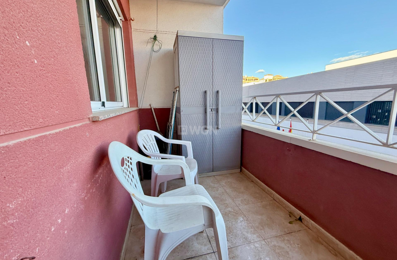 Odsprzedaż - Mieszkanie w bloku - Torrevieja - PARQUE DE LAS NACIONES