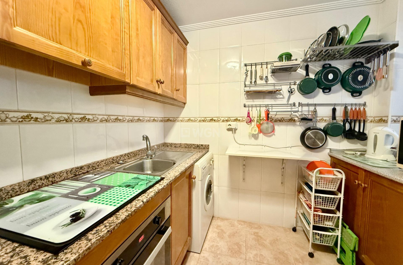 Odsprzedaż - Mieszkanie w bloku - Torrevieja - PARQUE DE LAS NACIONES