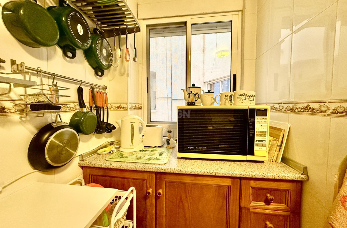 Odsprzedaż - Mieszkanie w bloku - Torrevieja - PARQUE DE LAS NACIONES