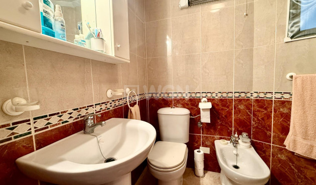 Odsprzedaż - Mieszkanie w bloku - Torrevieja - PARQUE DE LAS NACIONES