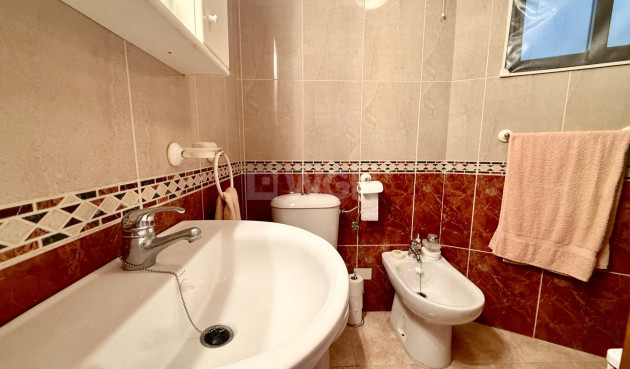 Odsprzedaż - Mieszkanie w bloku - Torrevieja - PARQUE DE LAS NACIONES