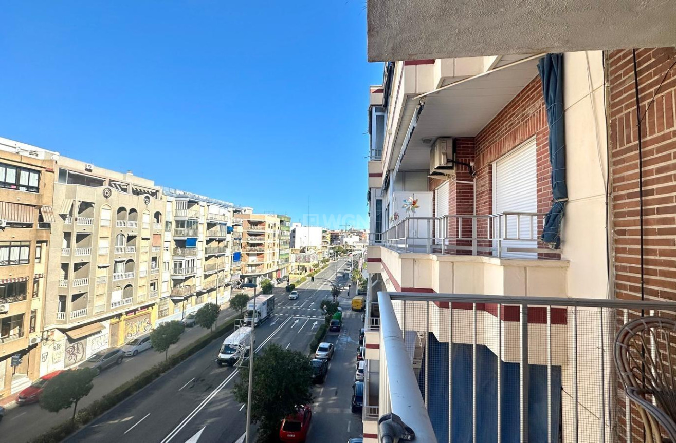 Odsprzedaż - Mieszkanie w bloku - Torrevieja - Acequion