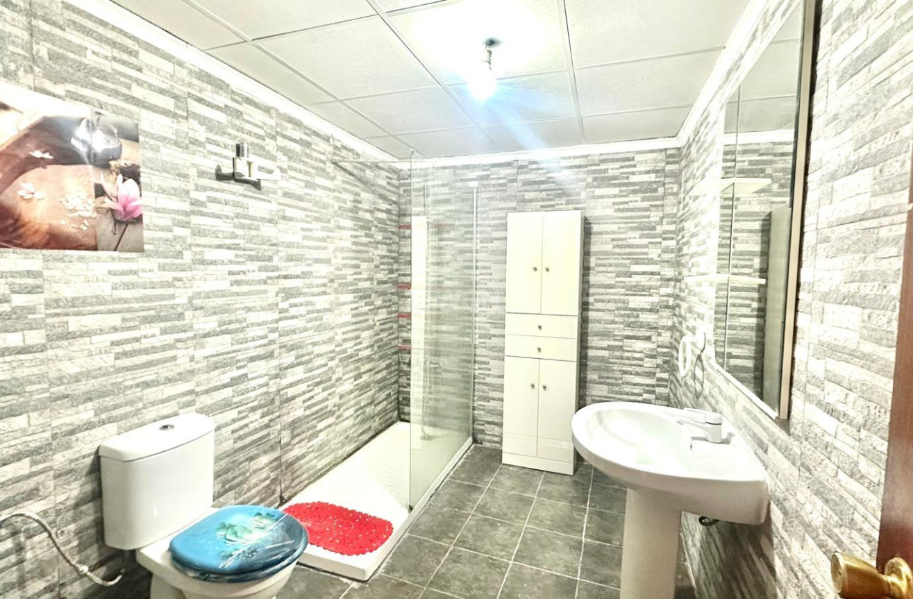 Odsprzedaż - Mieszkanie w bloku - Torrevieja - Acequion