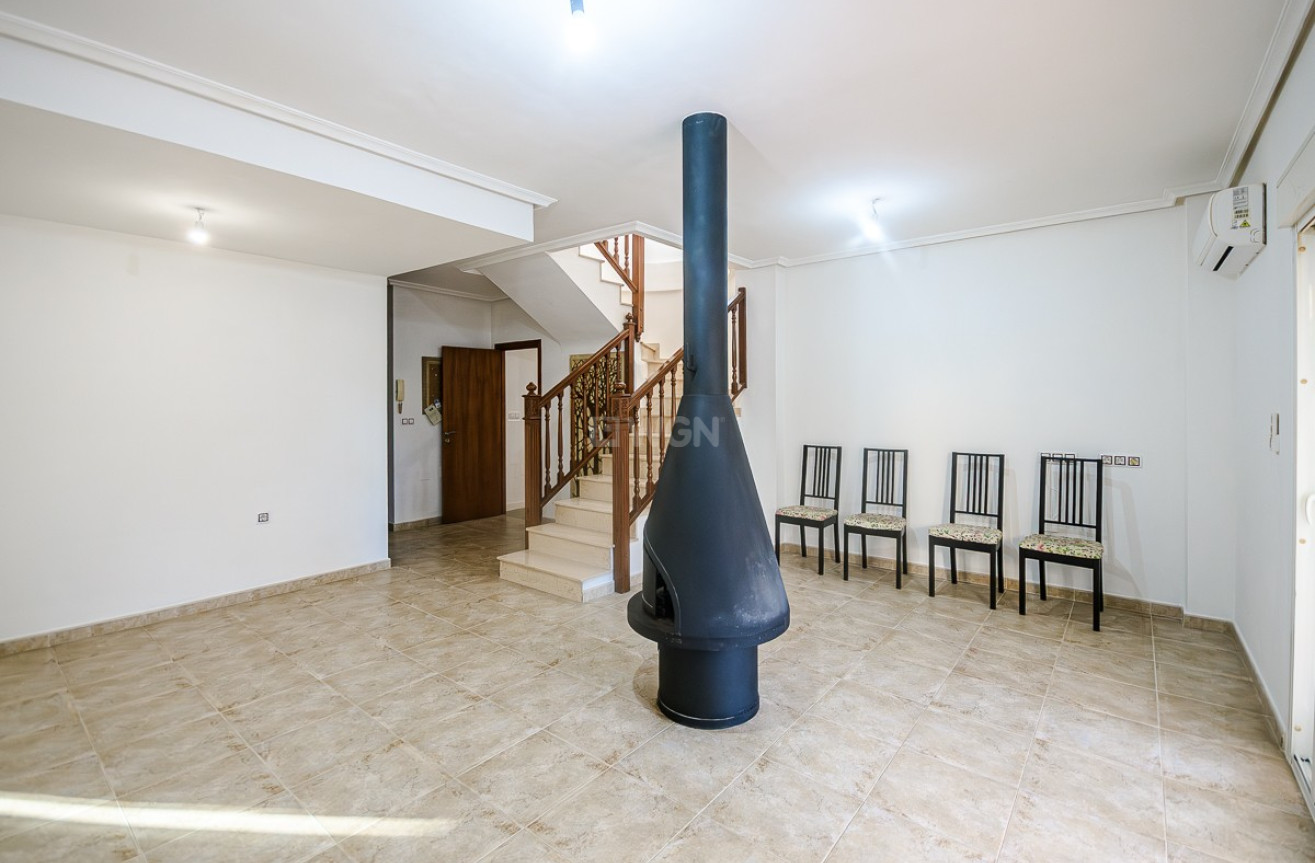 Odsprzedaż - Villa - Orihuela - Inland