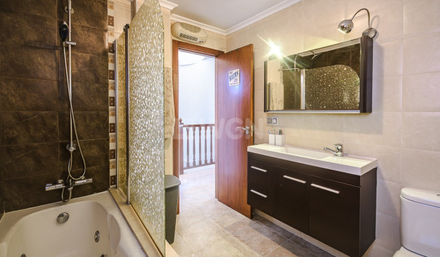 Odsprzedaż - Villa - Orihuela - Inland