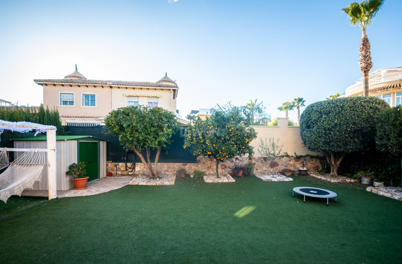 Odsprzedaż - Villa - Orihuela - Inland