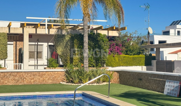 Odsprzedaż - Kamienica - Pilar de la Horadada - Costa Blanca