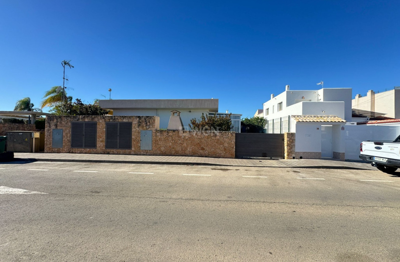 Odsprzedaż - Kamienica - Pilar de la Horadada - Costa Blanca