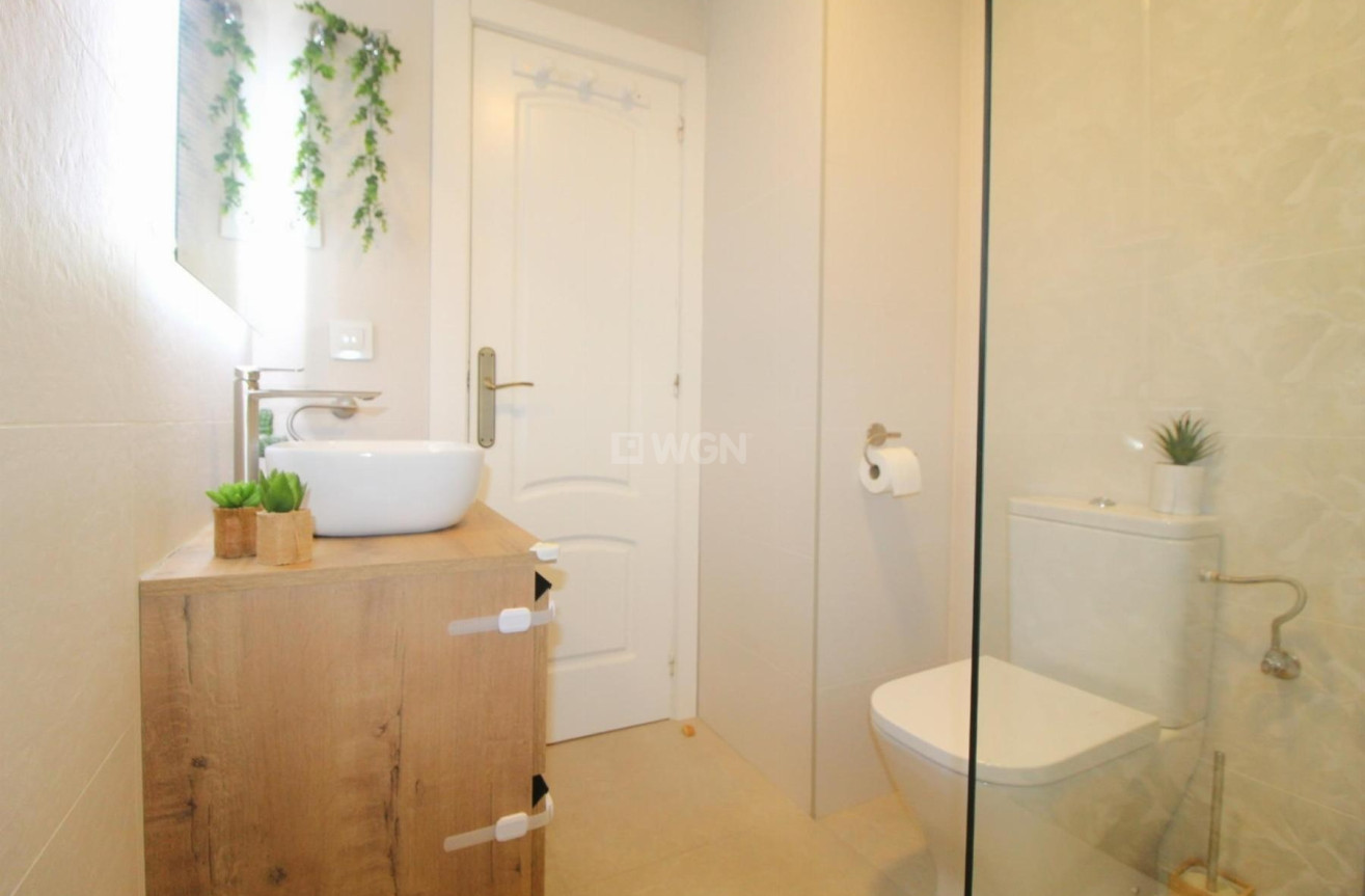 Odsprzedaż - Mieszkanie w bloku - Torrevieja - Costa Blanca