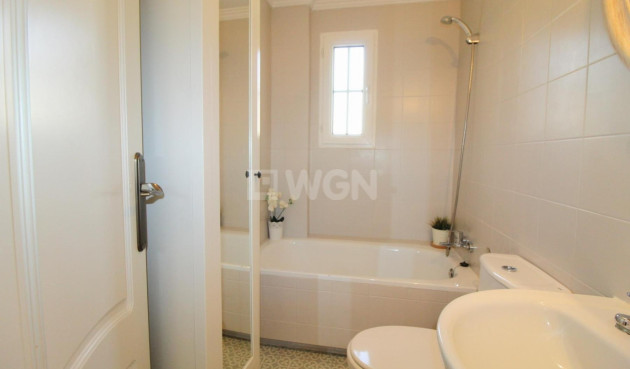 Odsprzedaż - Mieszkanie w bloku - Torrevieja - Costa Blanca