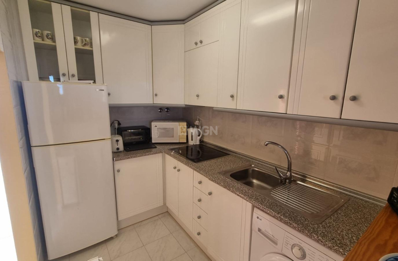 Odsprzedaż - Mieszkanie w bloku - Torrevieja - La Mata