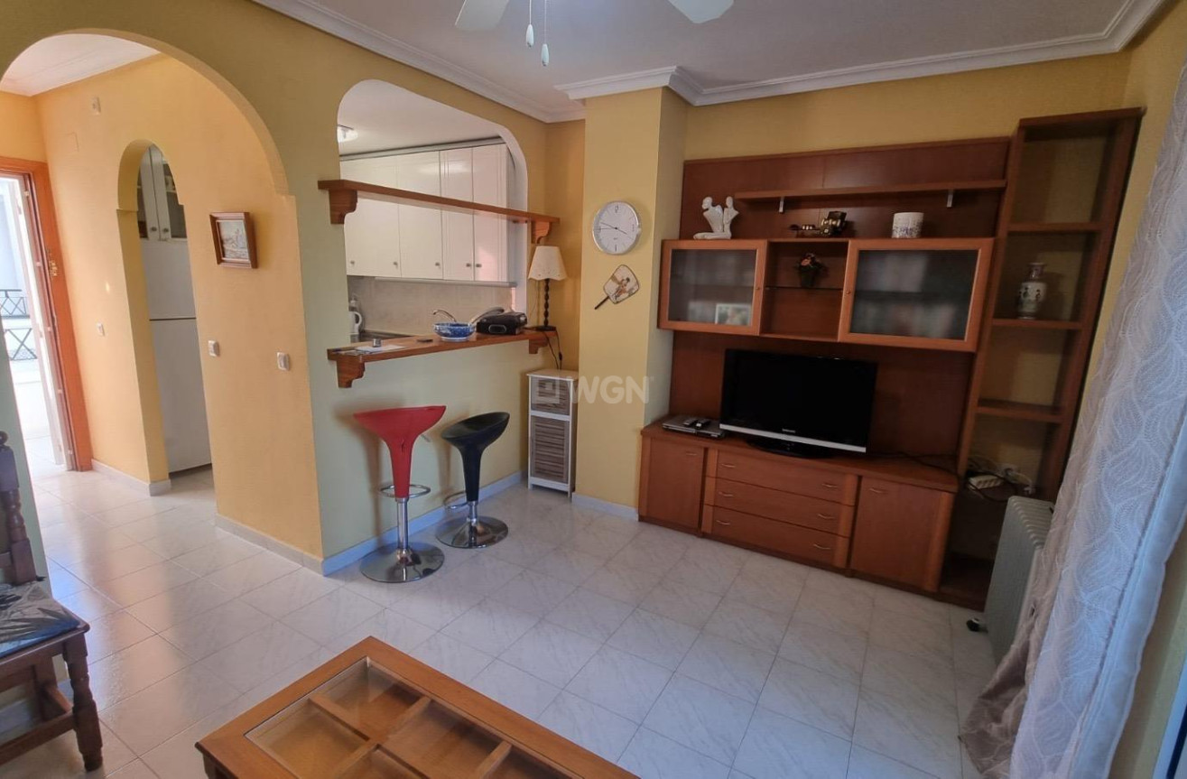 Odsprzedaż - Mieszkanie w bloku - Torrevieja - La Mata
