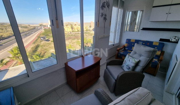 Odsprzedaż - Mieszkanie w bloku - Torrevieja - La Mata