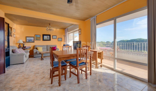 Odsprzedaż - Mieszkanie w bloku - Guardamar del Segura - Pinomar