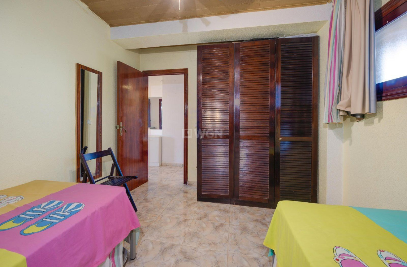 Odsprzedaż - Mieszkanie w bloku - Guardamar del Segura - Pinomar