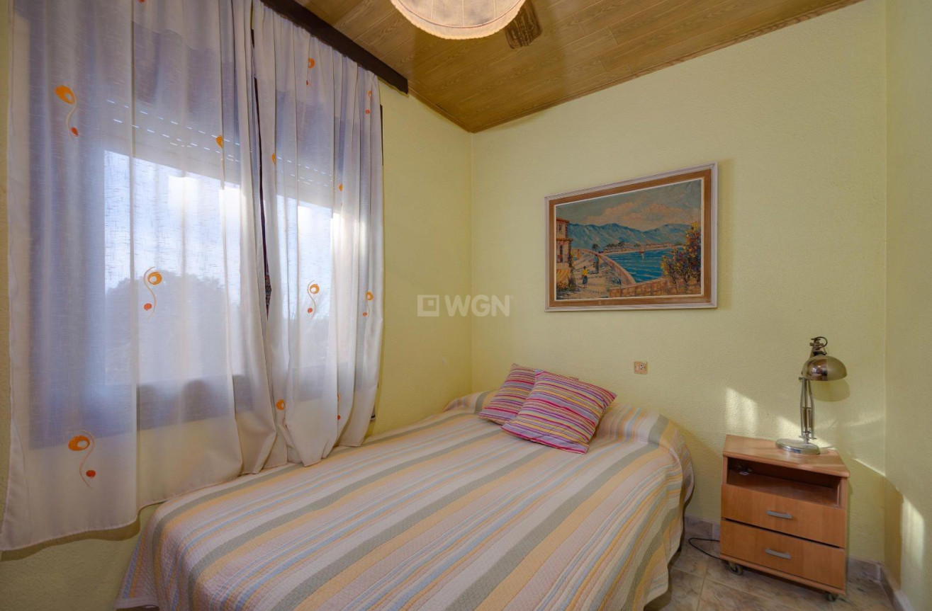 Odsprzedaż - Mieszkanie w bloku - Guardamar del Segura - Pinomar