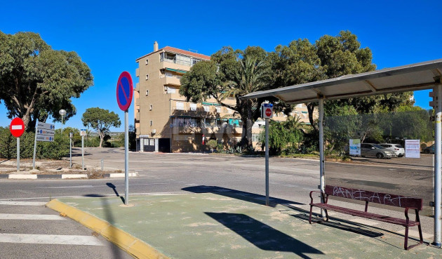 Odsprzedaż - Mieszkanie w bloku - Guardamar del Segura - Pinomar