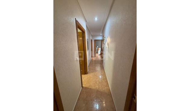 Reventa - Apartamento / piso - Torrevieja
