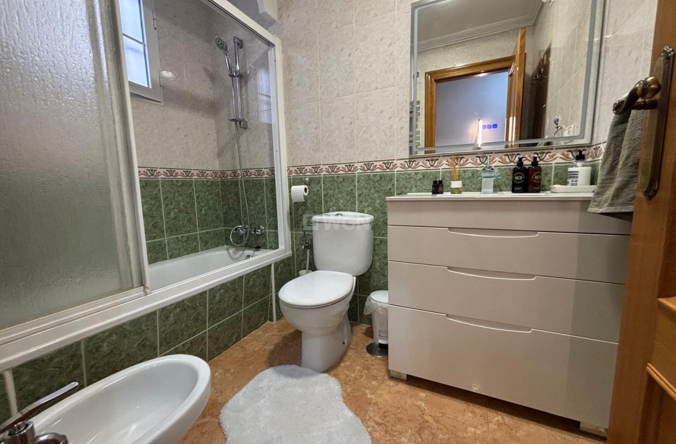 Reventa - Apartamento / piso - Torrevieja