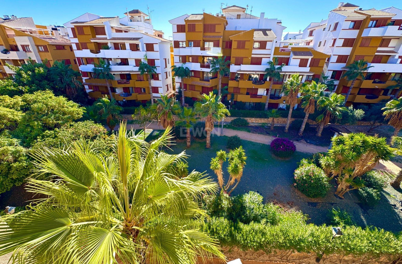Odsprzedaż - Mieszkanie w bloku - Torrevieja - Punta Prima