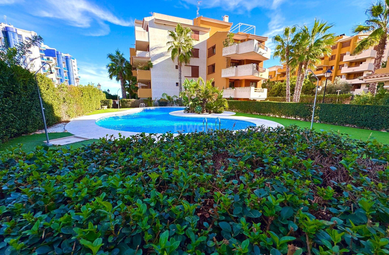 Odsprzedaż - Mieszkanie w bloku - Torrevieja - Punta Prima