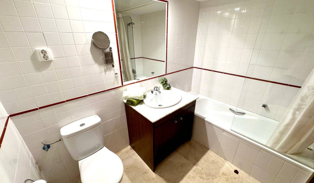 Odsprzedaż - Mieszkanie w bloku - Torrevieja - Punta Prima