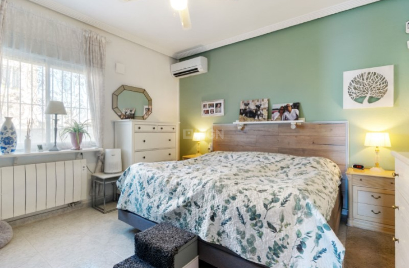 Odsprzedaż - Villa - Torrevieja - Costa Blanca