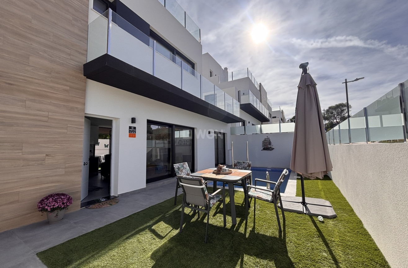 Odsprzedaż - Villa - Villamartin - Costa Blanca