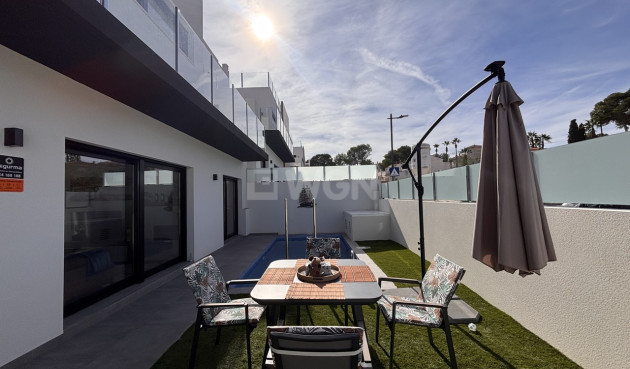 Odsprzedaż - Villa - Villamartin - Costa Blanca