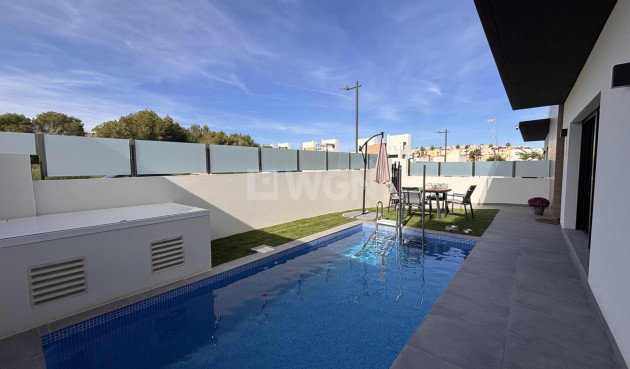 Odsprzedaż - Villa - Villamartin - Costa Blanca