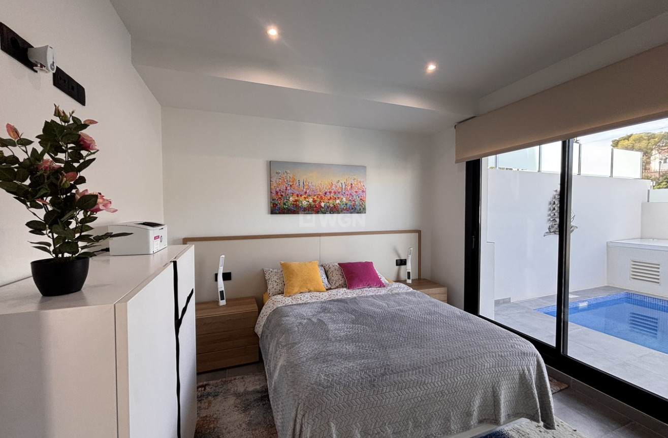 Odsprzedaż - Villa - Villamartin - Costa Blanca