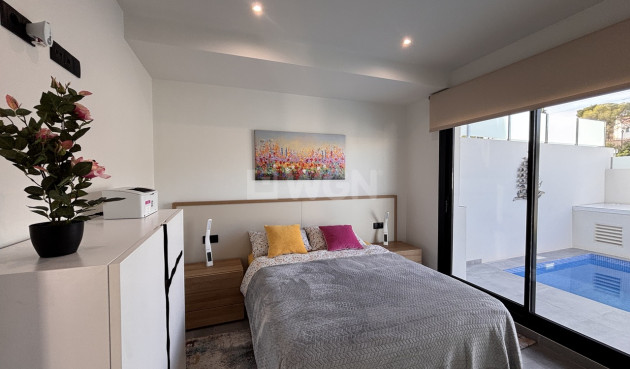 Odsprzedaż - Villa - Villamartin - Costa Blanca