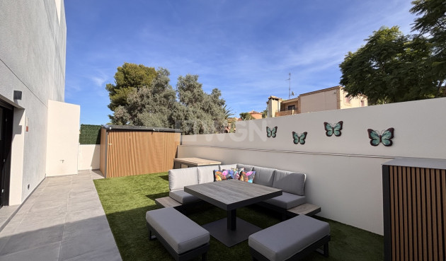 Odsprzedaż - Villa - Villamartin - Costa Blanca