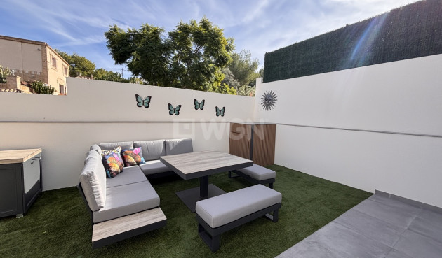 Odsprzedaż - Villa - Villamartin - Costa Blanca